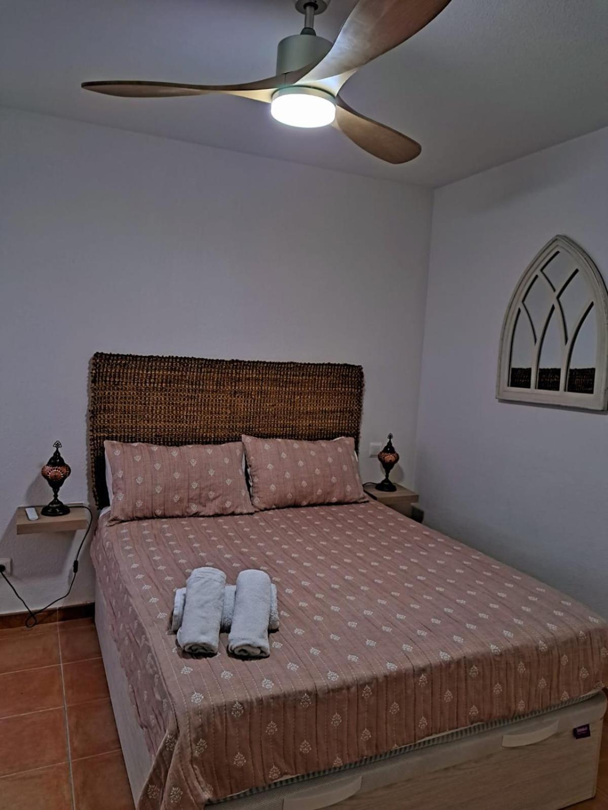 La Casa De La Fama - Apartamento Con Patio Exterior Carboneras Luaran gambar